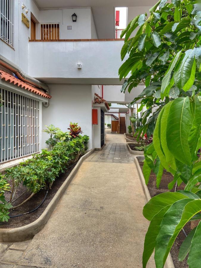 1 Bed Los Cristianos Near The Bus Station Arona  Exterior photo
